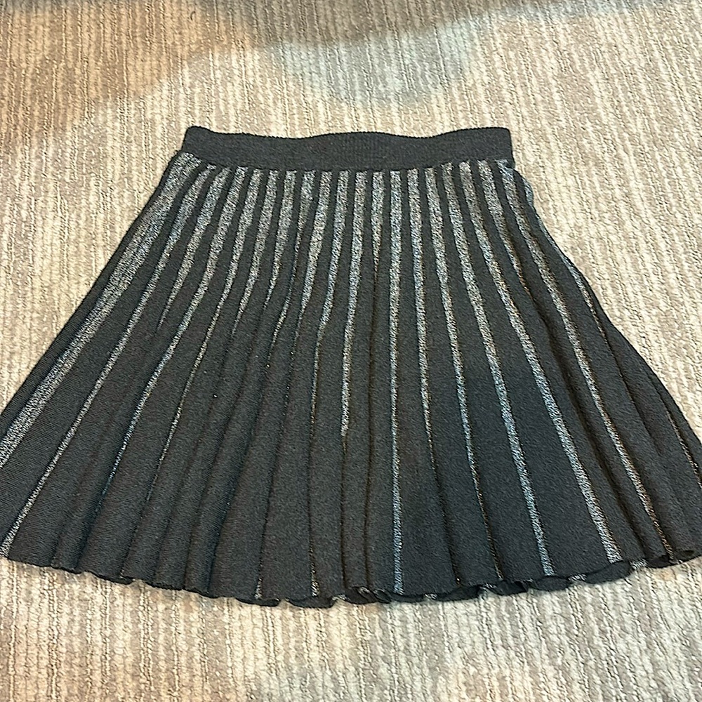 Size 16 girls pleated metallic skirt! Very cute to dress up or down